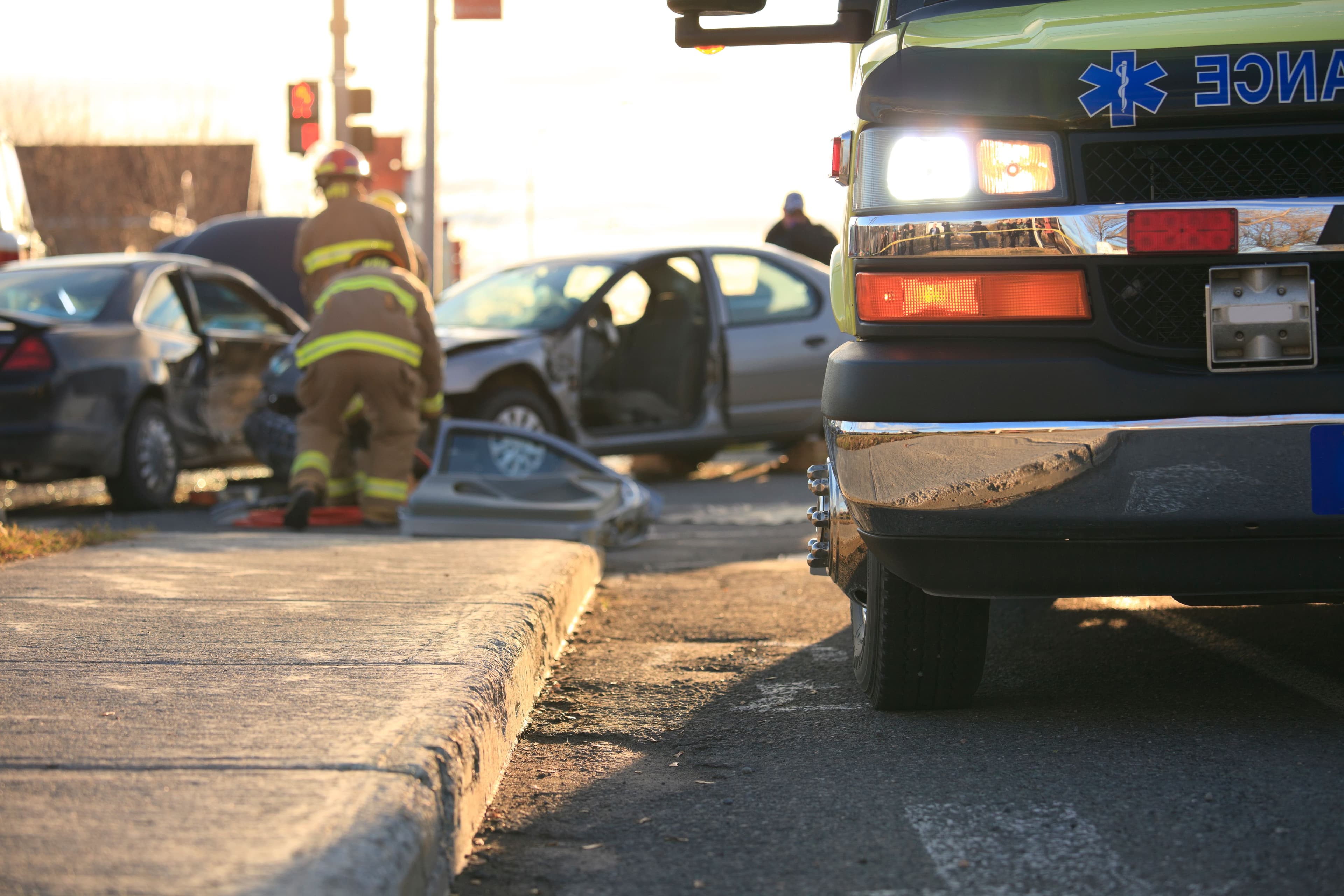Abogados en Accidentes de Carro: ¿Cómo Pueden Ayudarte?